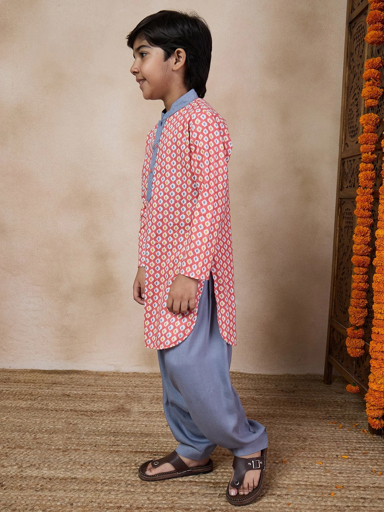 Boys Mandarin Collar Floral Printed Regular Kurta With Pyjamas