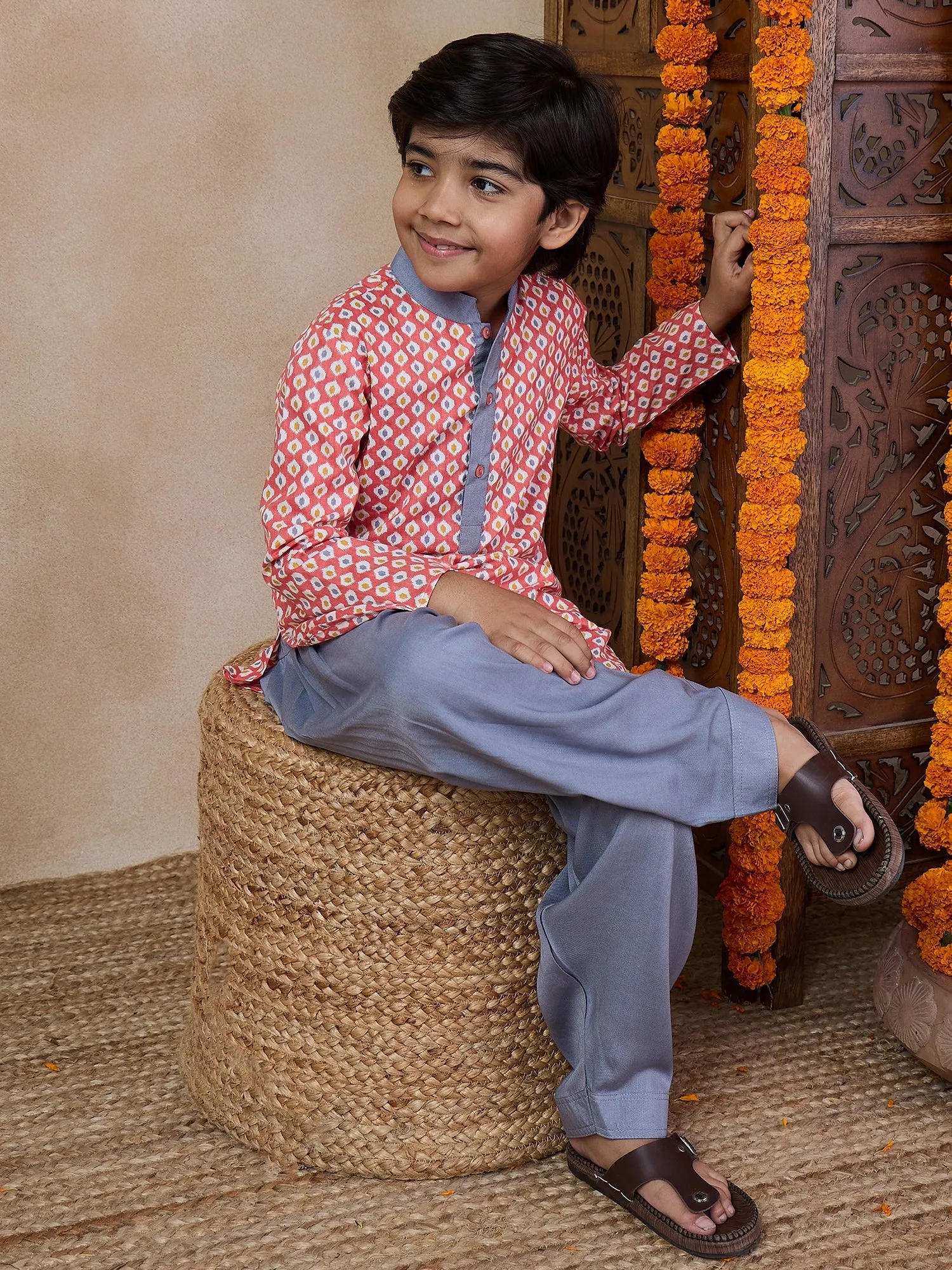 Boys Mandarin Collar Floral Printed Regular Kurta With Pyjamas