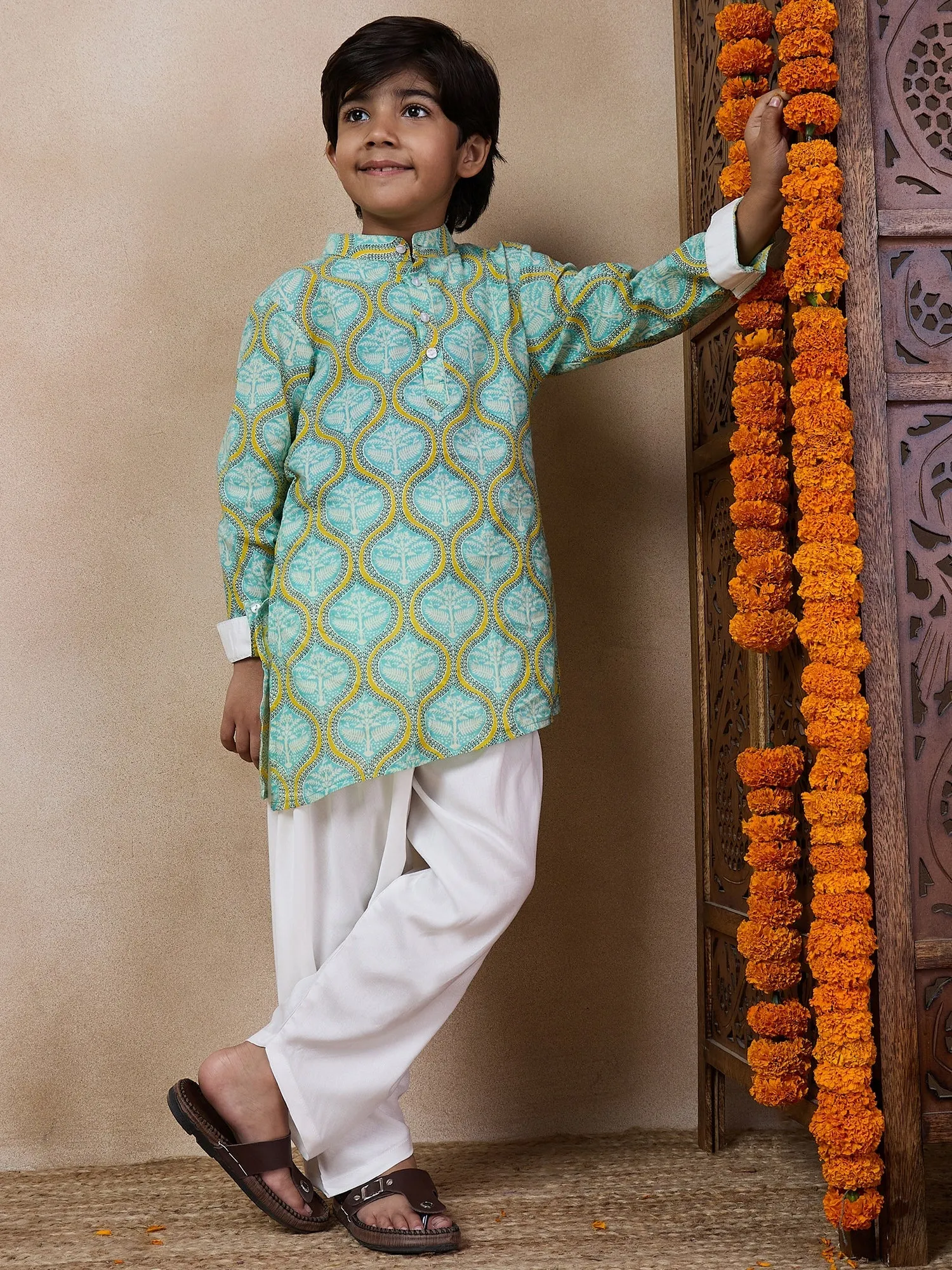 Boys Mandarin Collar Floral Printed Regular Kurta With Salwar