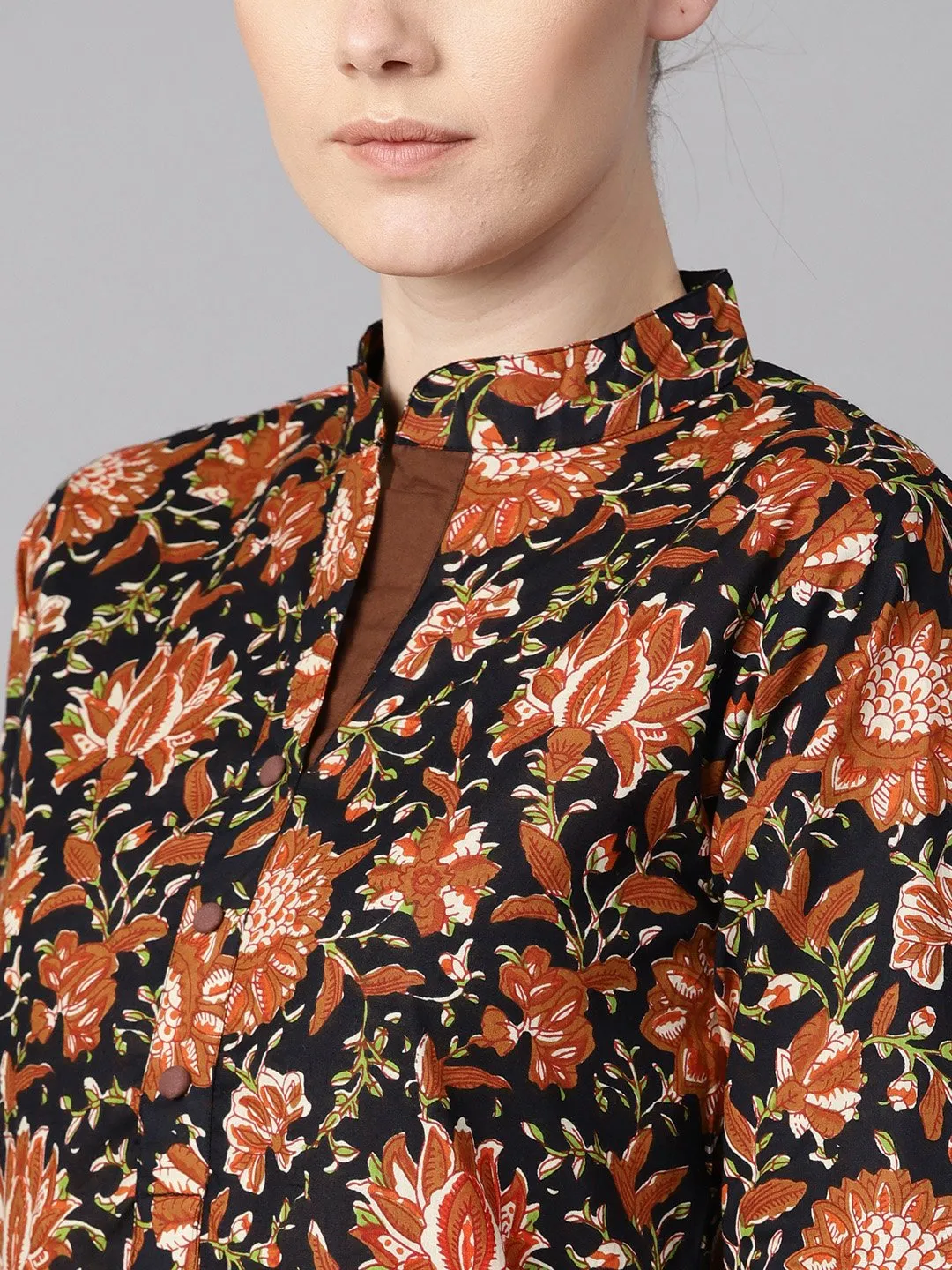 Floral Printed 3/4Th Sleeve A-Line Kurta With Solid Black Pants