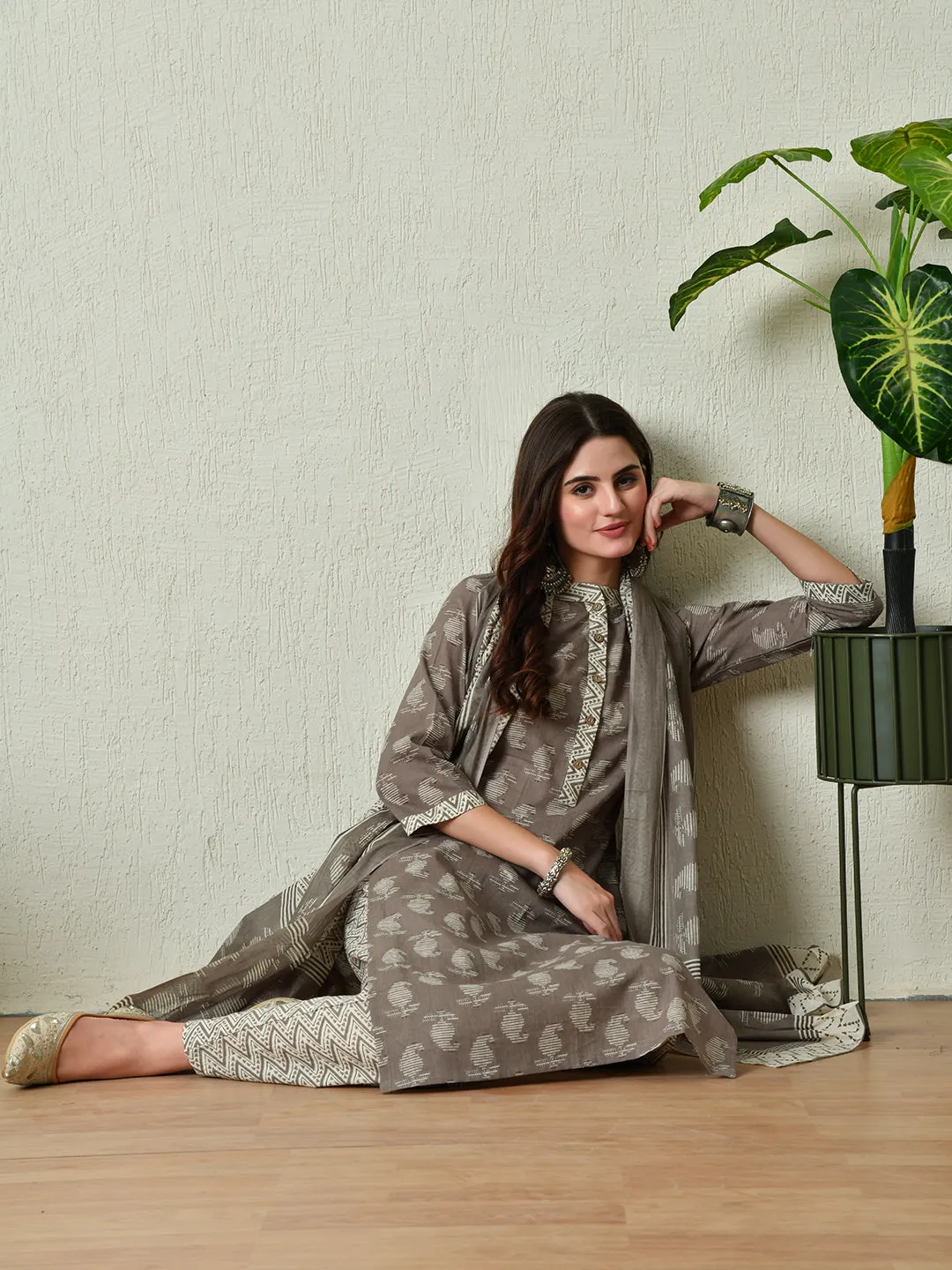 Grey Straight Kurta Pant With Dupatta Set