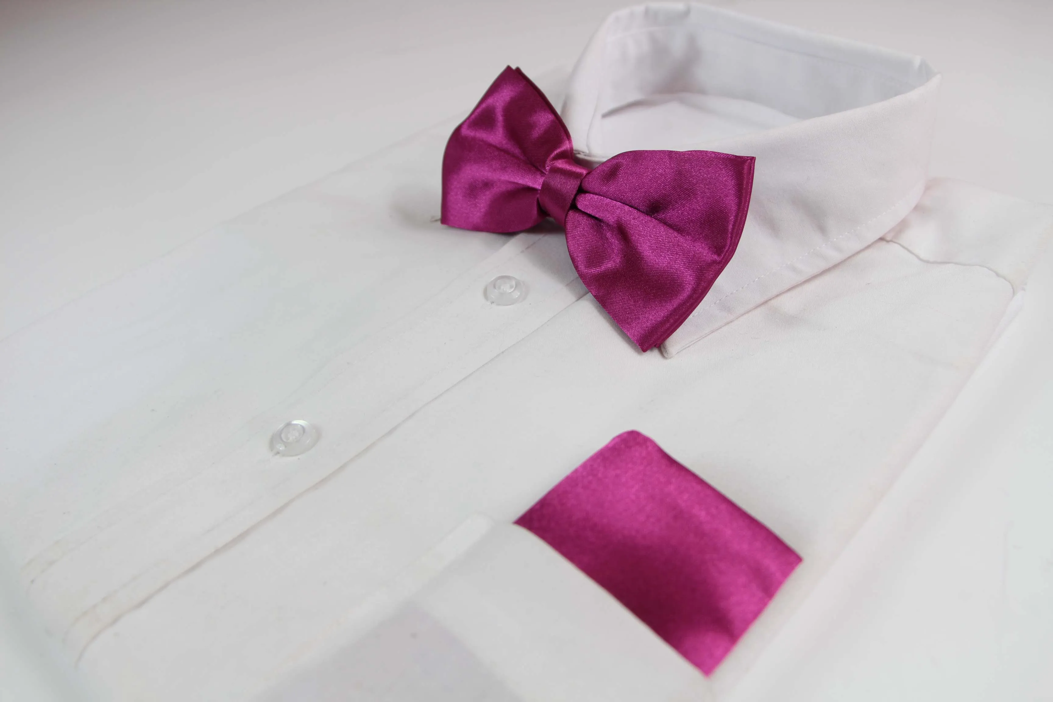 Mens Burgundy Plain Bow Tie & Matching Pocket Square Set