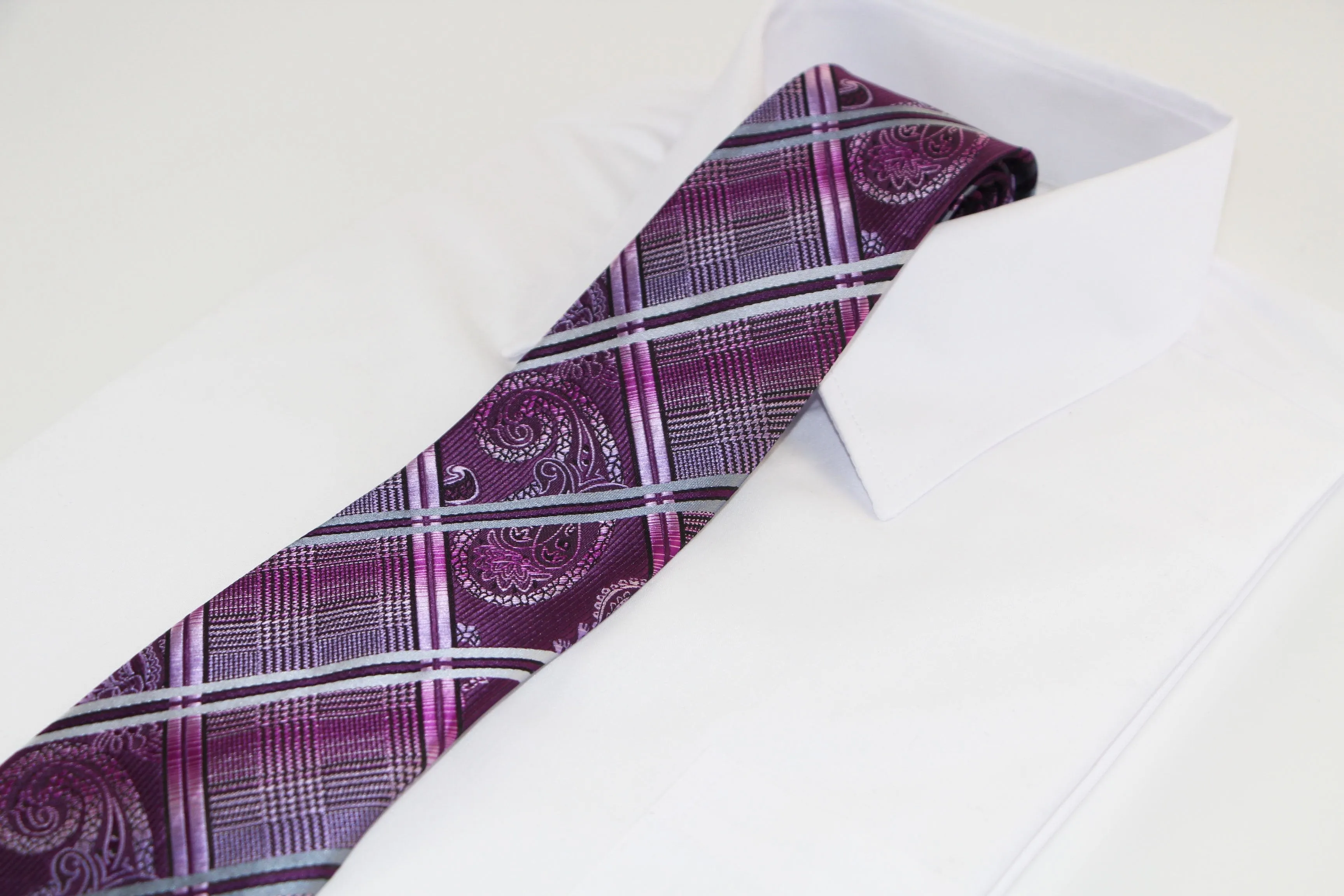 Mens Purple & Silver Patterned 8cm Neck Tie