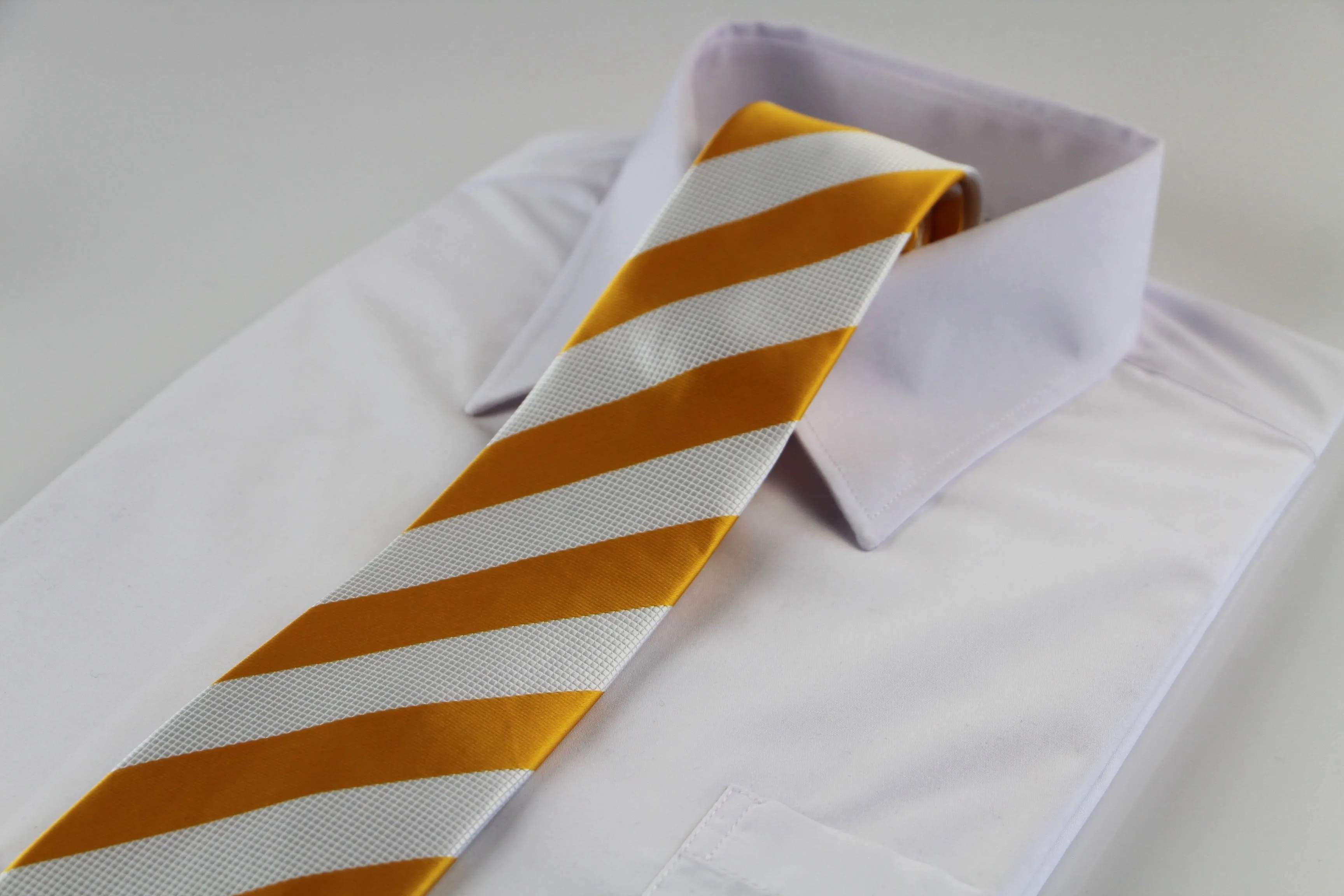 Mens Yellow & White Thick Striped Patterned 8cm Neck Tie