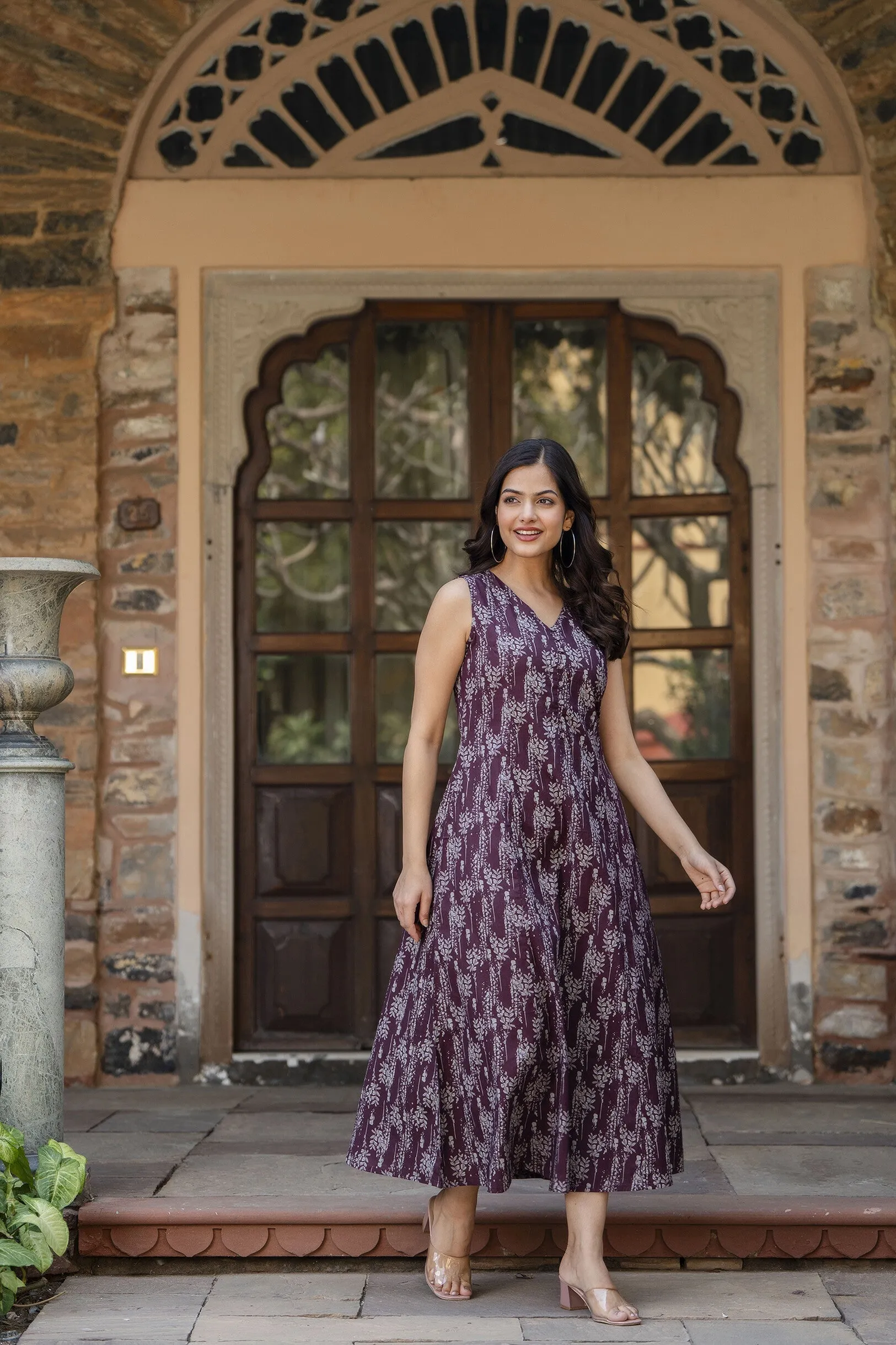 Women Burgundy Abstract Printed Sleeveless Midi Dress