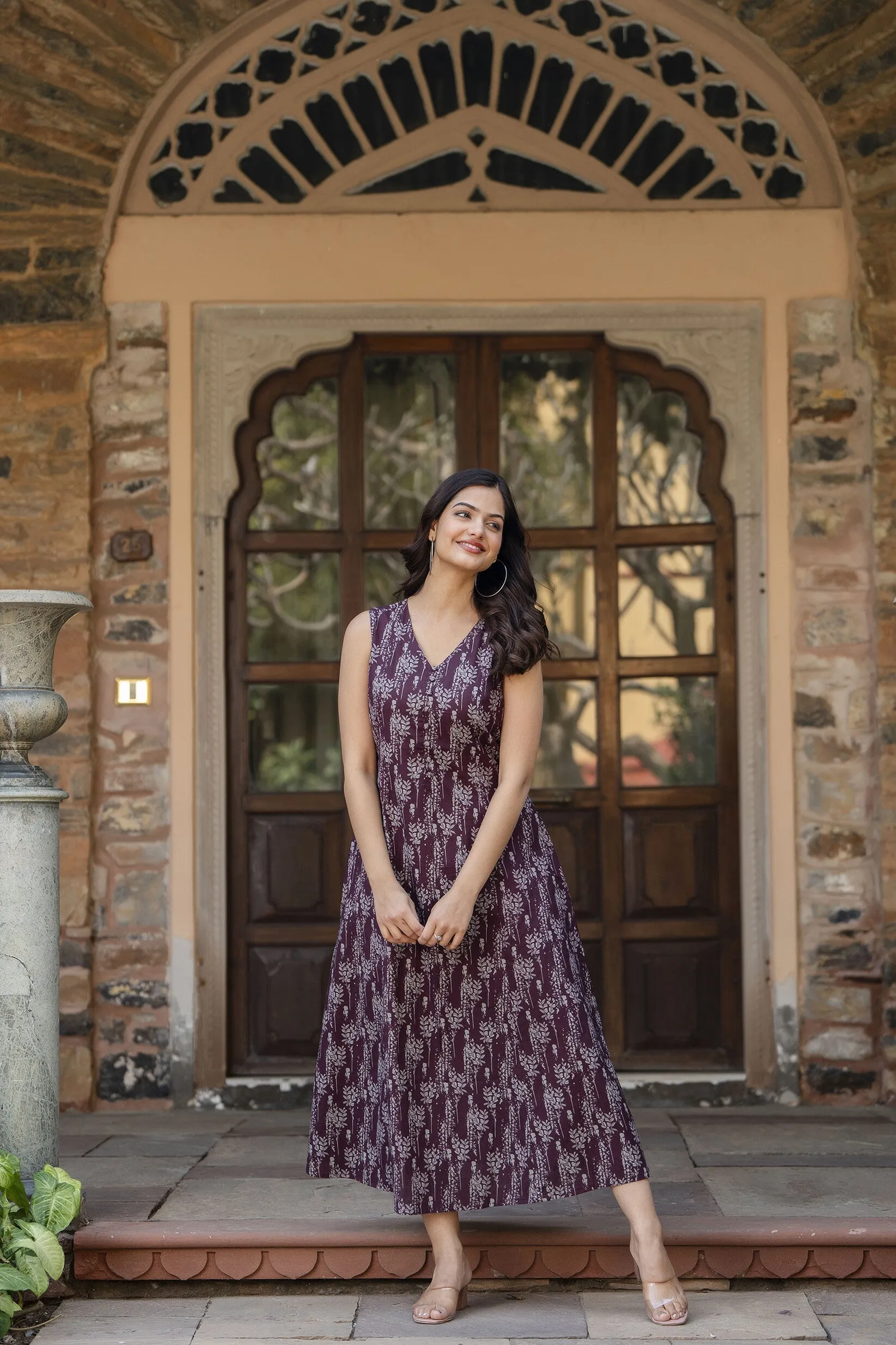 Women Burgundy Abstract Printed Sleeveless Midi Dress