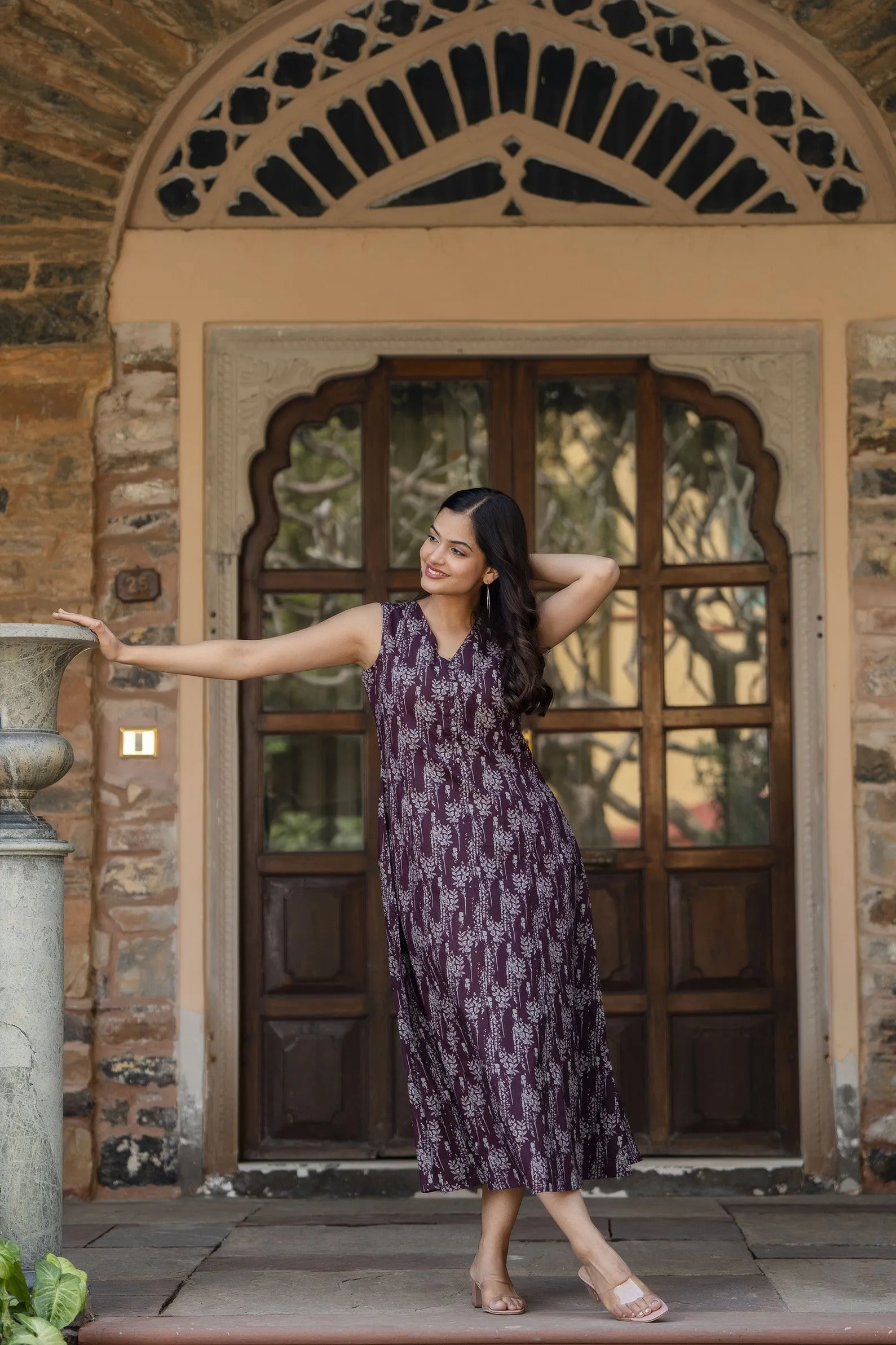 Women Burgundy Abstract Printed Sleeveless Midi Dress