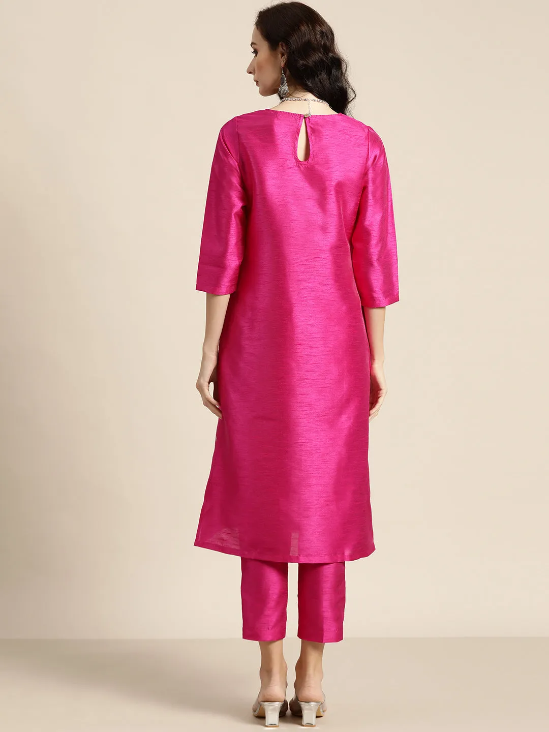 Women Fuchsia Mukaish Work Kurta With Pencil Pants