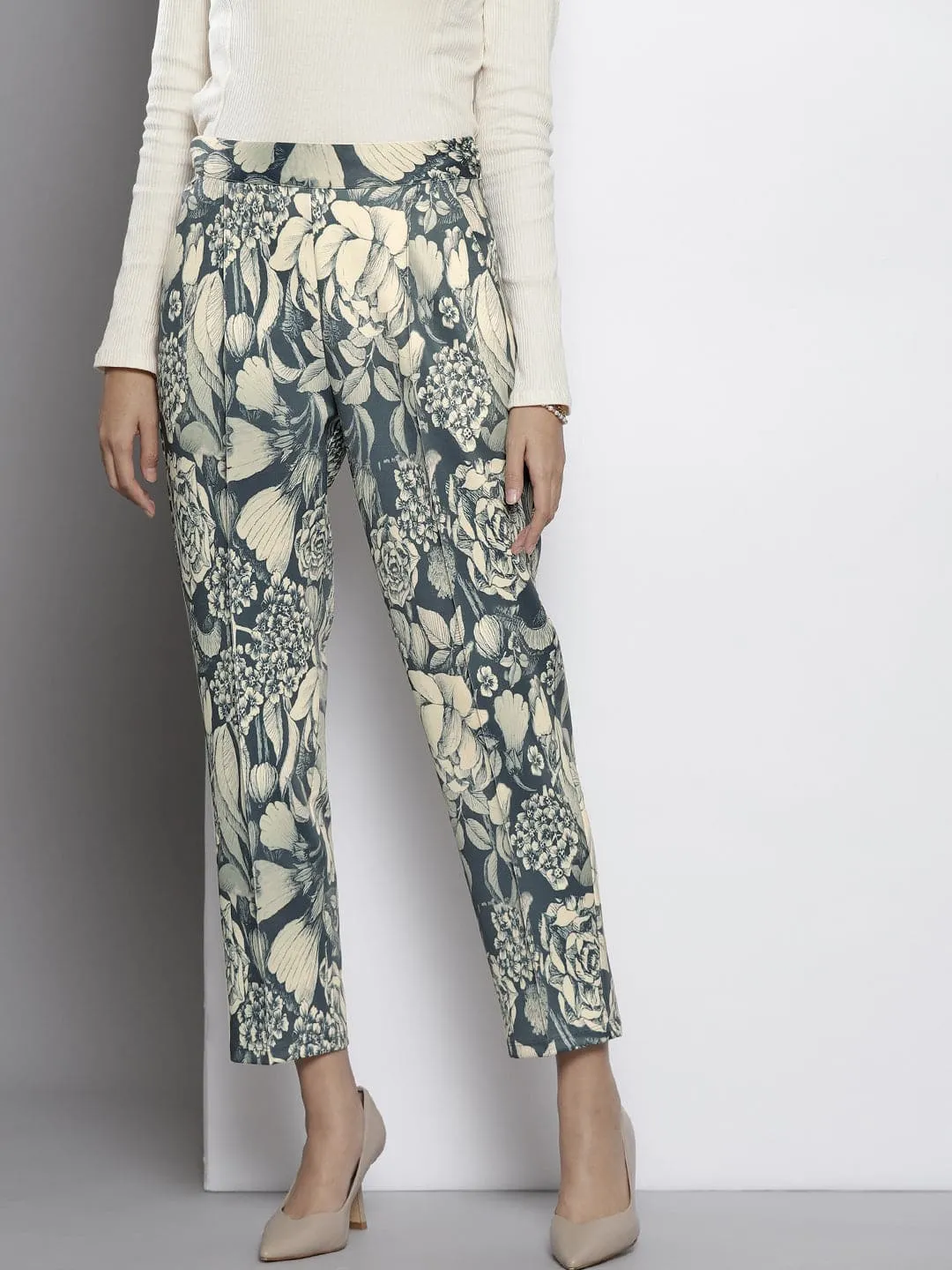 Women Grey Floral Scuba Straight Pants