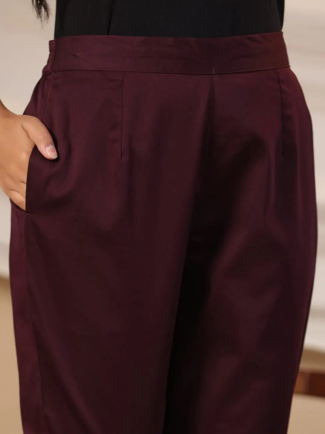 Women Plum Cotton Lycra Solid Pant